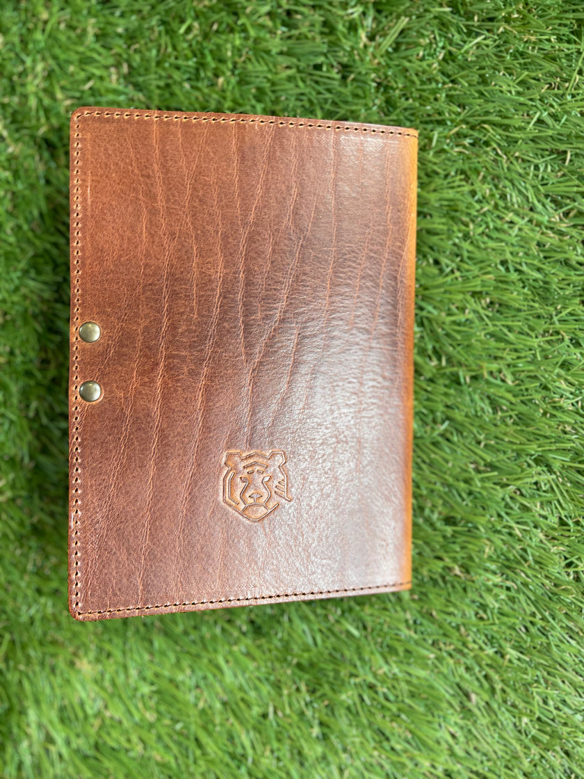 Handmade leather scorecard holder - club model. 