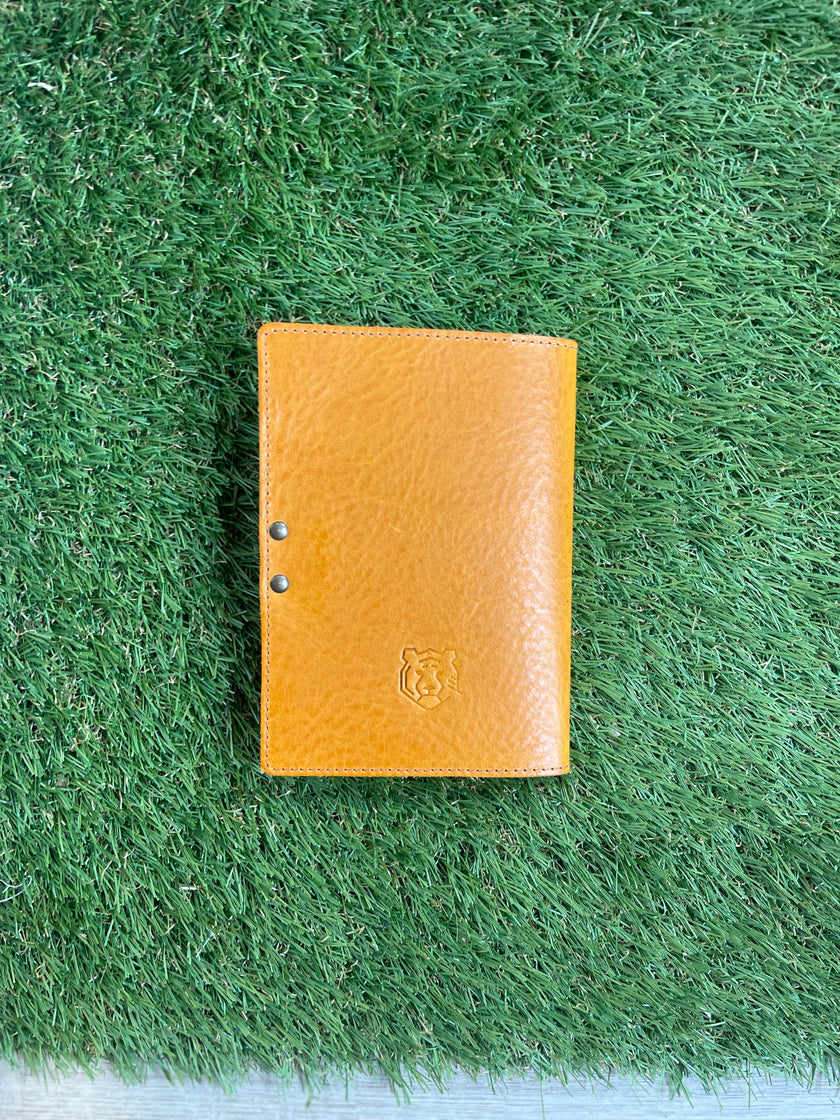 Handmade leather scorecard holder - club model. 