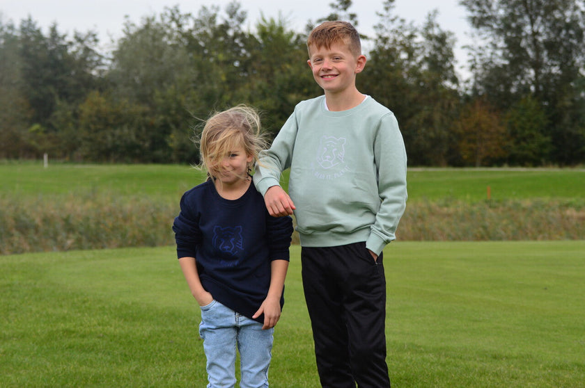 De Junior Sweater - Saliegroen